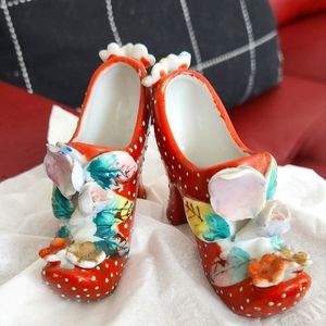 Vintage Porcelain set of shoes. Pristine.